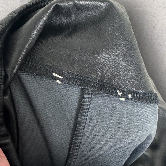 Aritzia High Waist Vegan Leather Leggings Black Size XS Daria Minimal‎ Edgy Goth - Picture 7 of 7